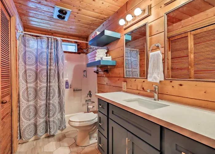 Furnished Deck: In Coconino National Forest Holiday home Munds Park