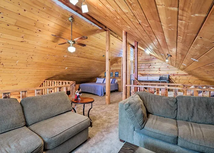 Furnished Deck: In Coconino National Forest Holiday home