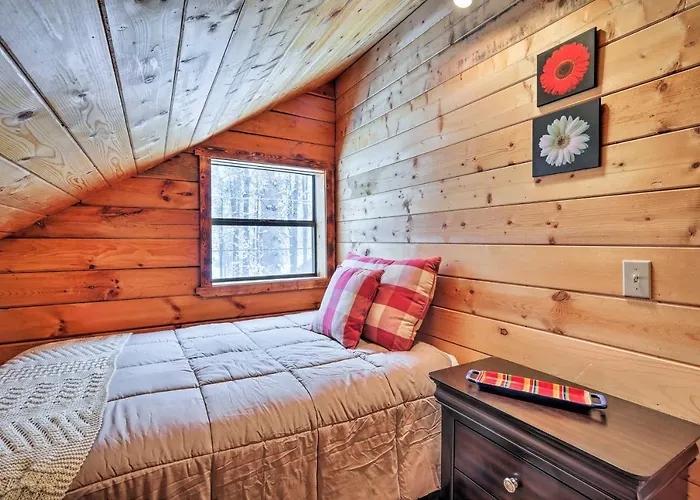 Holiday home Furnished Deck: In Coconino National Forest